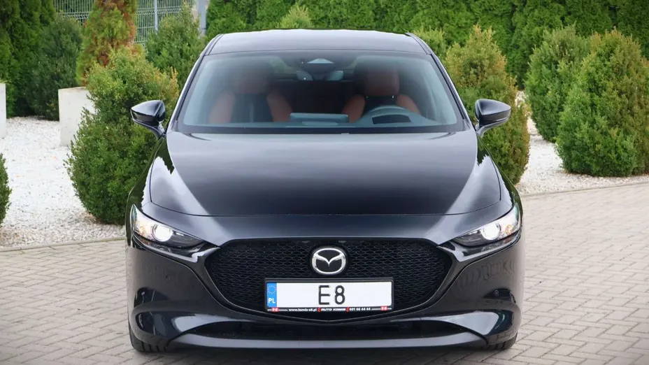 MAZDA 3 -