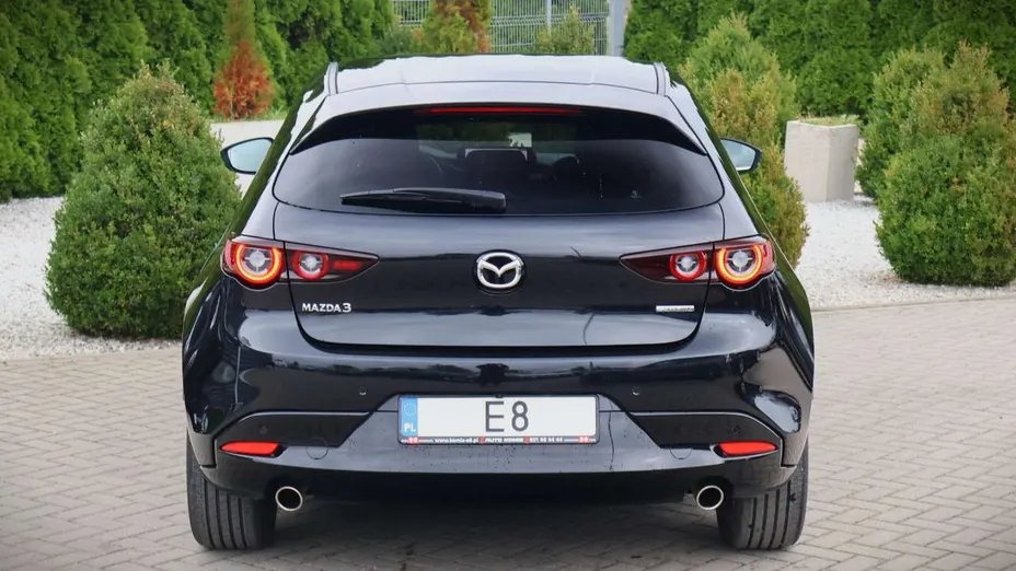 MAZDA 3 -
