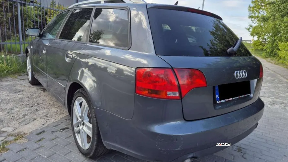 AUDI A4 -