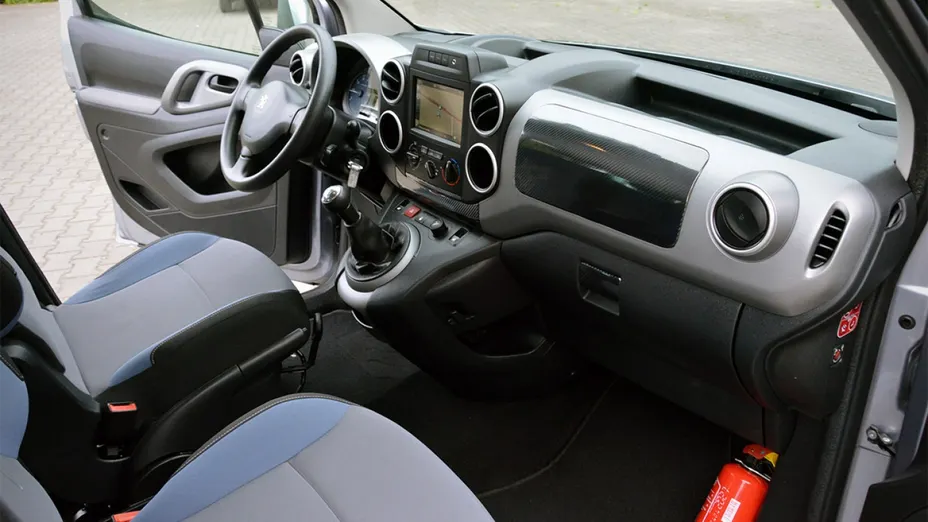 PEUGEOT Partner -