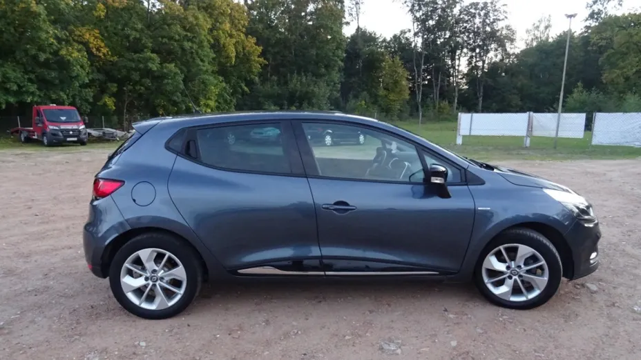 RENAULT Clio -