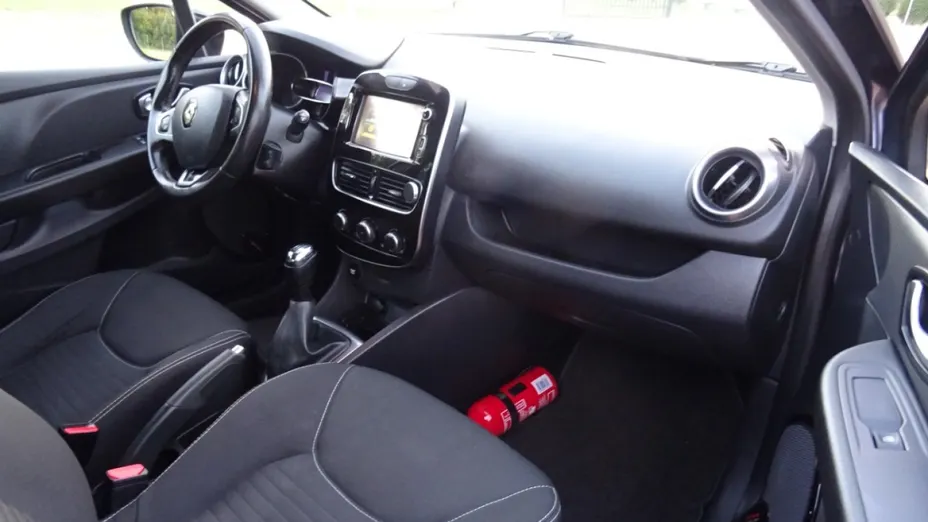 RENAULT Clio -