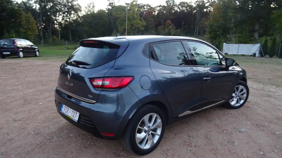 RENAULT Clio -