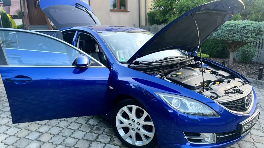 MAZDA 6 -