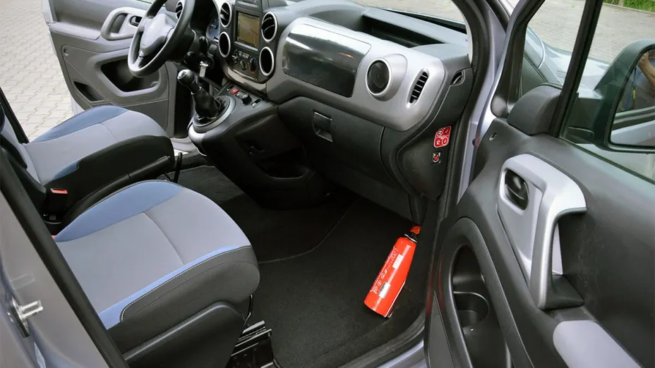 PEUGEOT Partner -