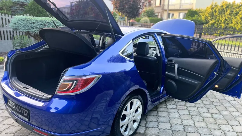 MAZDA 6 -