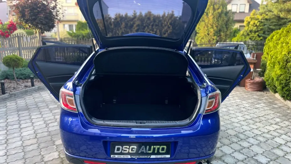 MAZDA 6 -