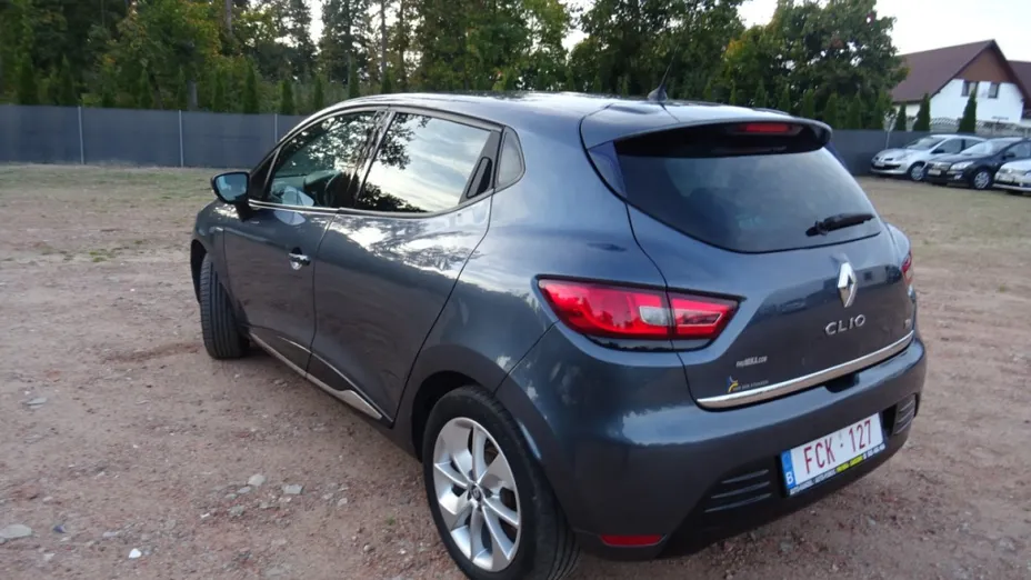 RENAULT Clio -