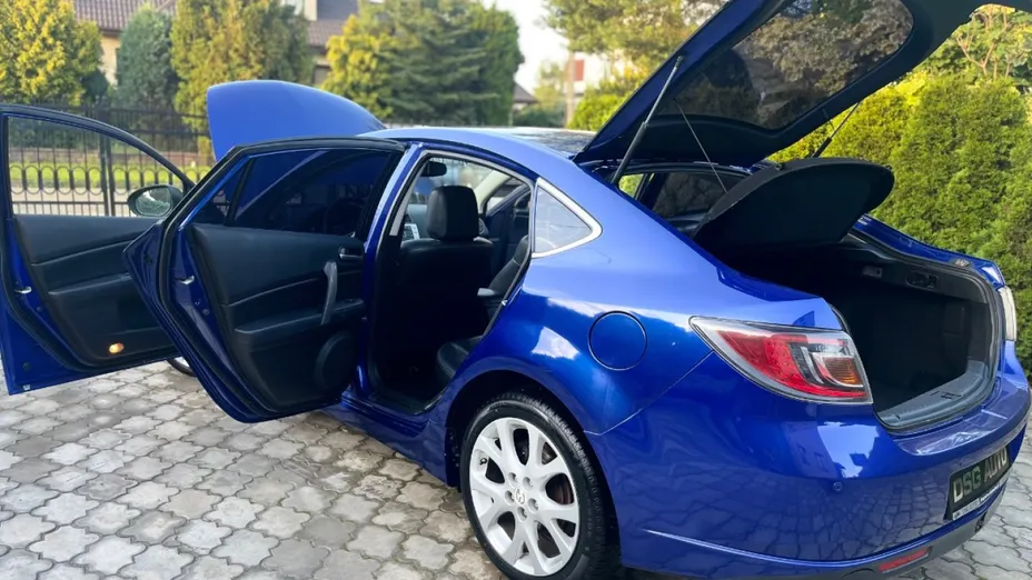 MAZDA 6 -