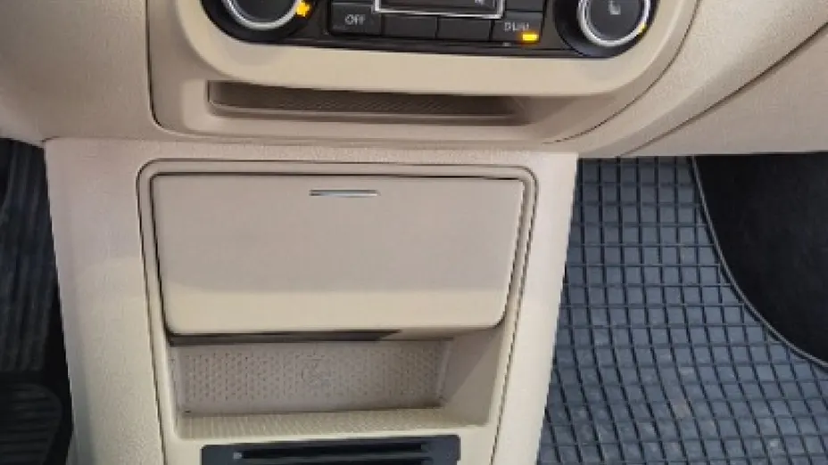 VOLKSWAGEN Tiguan -
