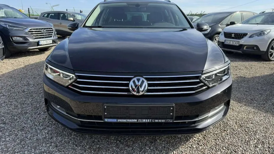 VOLKSWAGEN Passat -