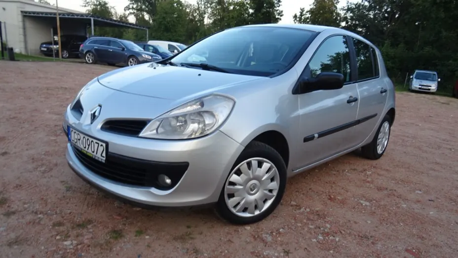RENAULT Clio -