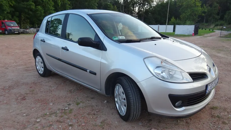 RENAULT Clio -