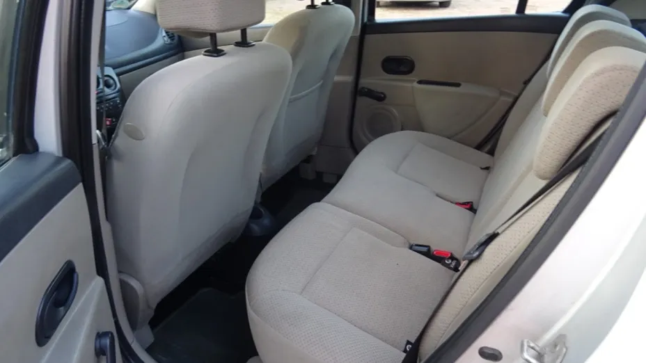 RENAULT Clio -