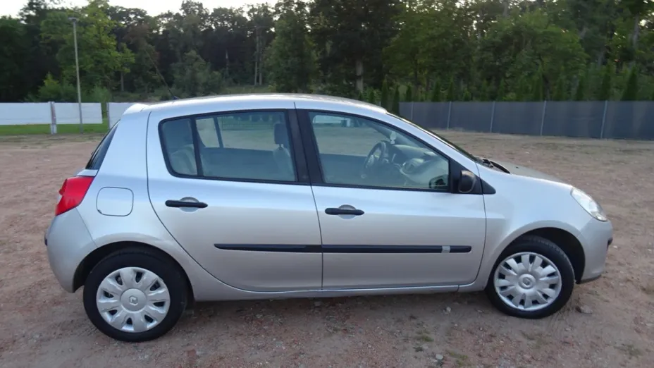 RENAULT Clio -