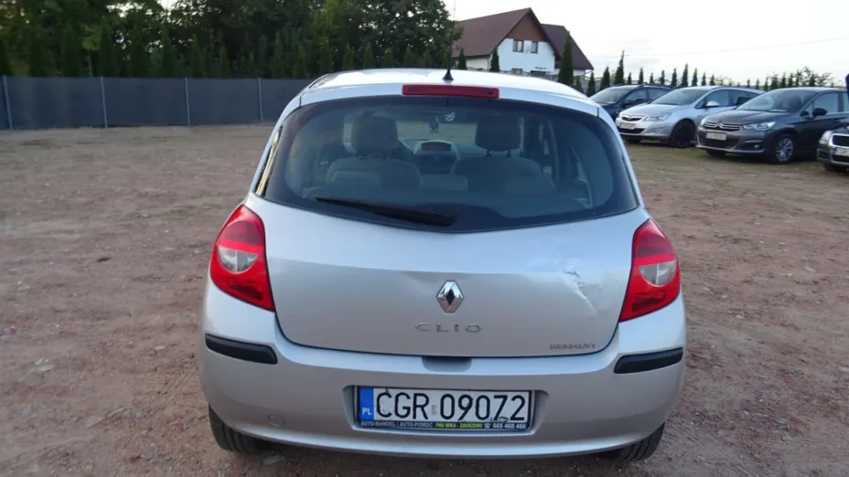 RENAULT Clio -