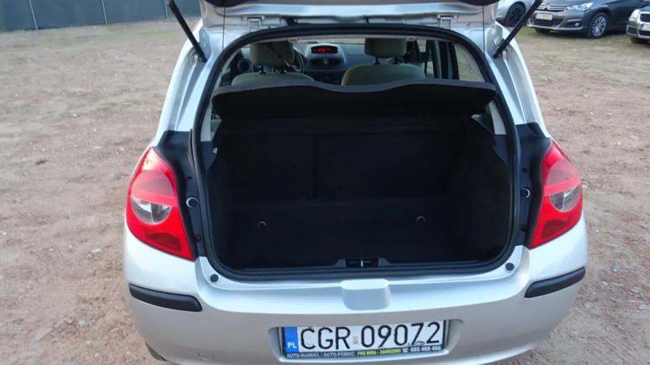 RENAULT Clio -
