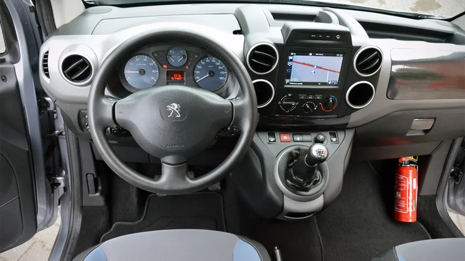 PEUGEOT Partner -