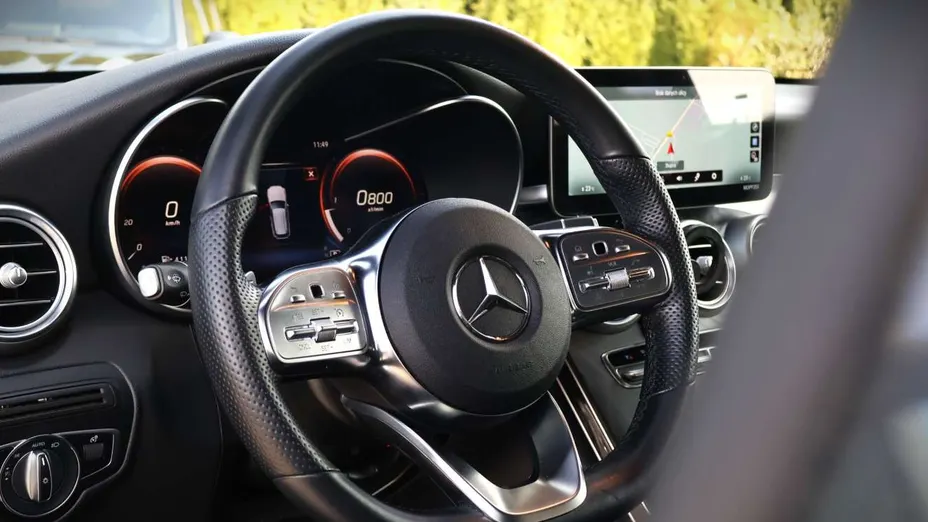 MERCEDES-BENZ GLC -