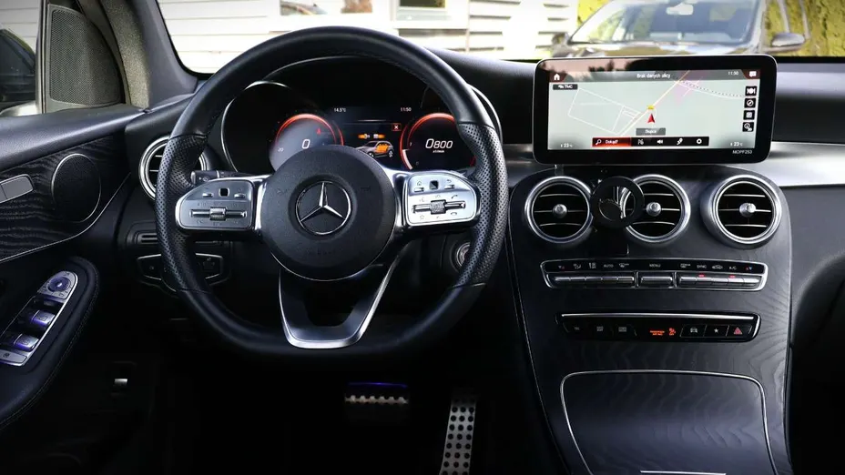 MERCEDES-BENZ GLC -