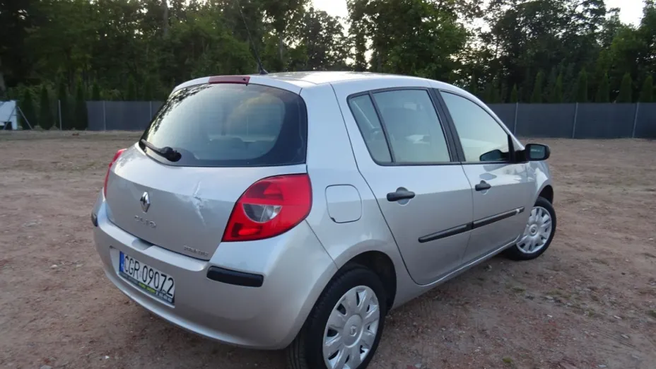 RENAULT Clio -