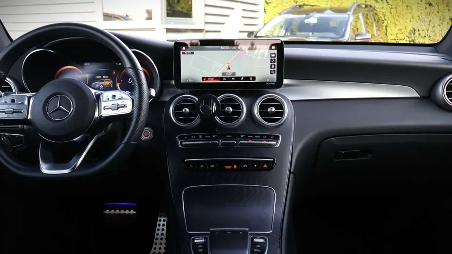 MERCEDES-BENZ GLC -