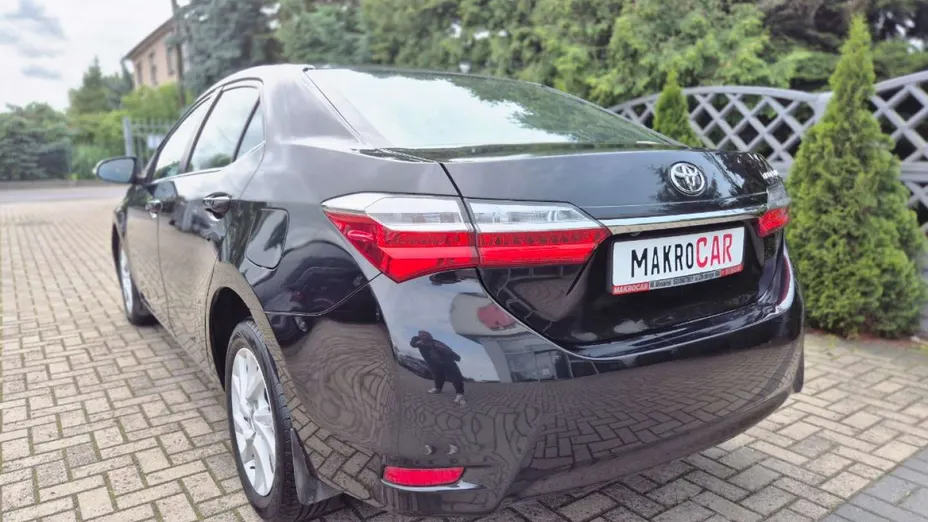 TOYOTA Corolla -