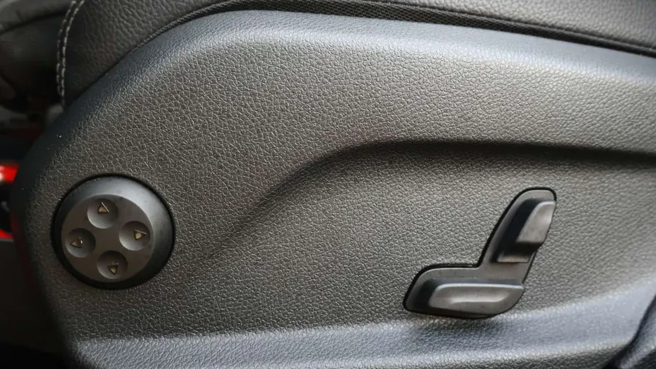 MERCEDES-BENZ GLC -