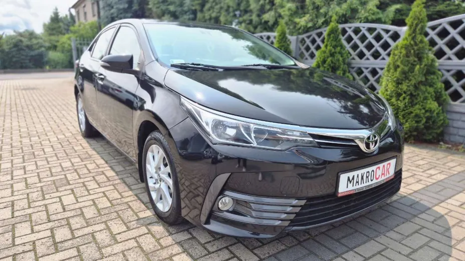 TOYOTA Corolla -