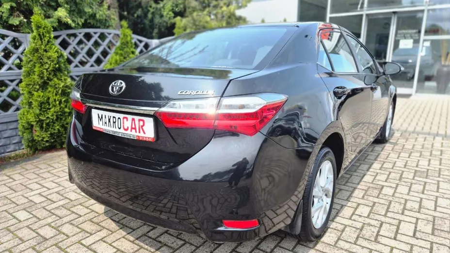 TOYOTA Corolla -