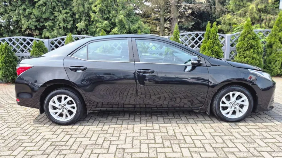 TOYOTA Corolla -