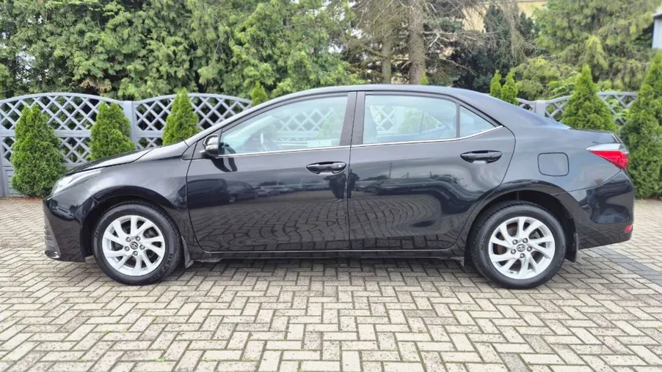 TOYOTA Corolla -