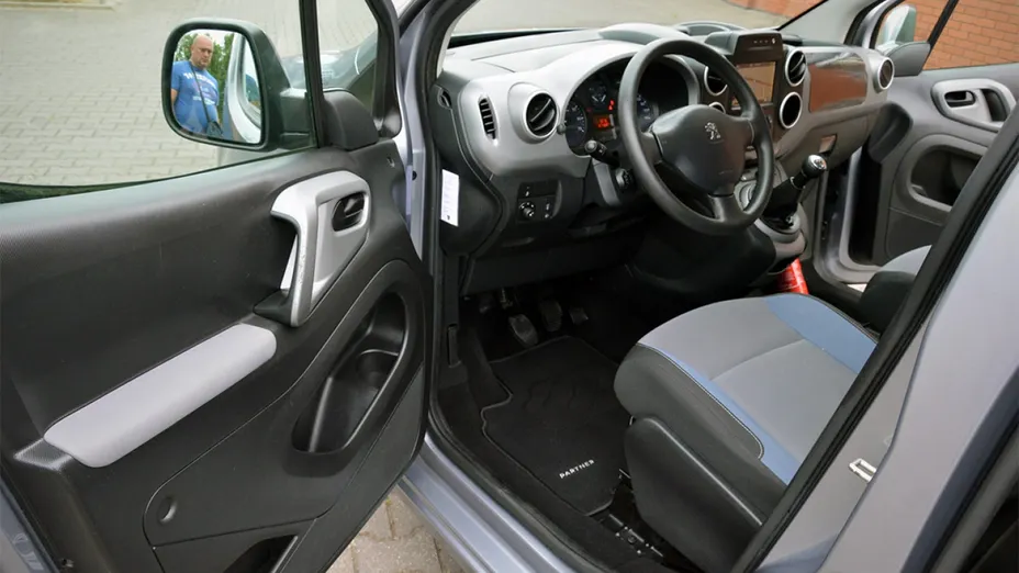 PEUGEOT Partner -