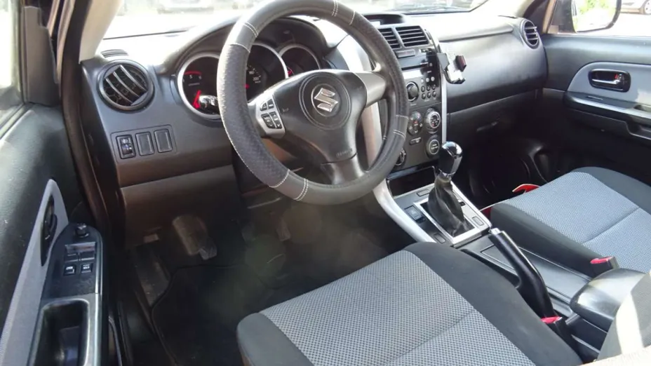 SUZUKI Grand Vitara -