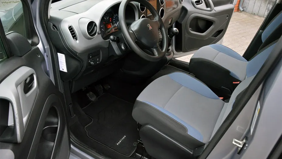 PEUGEOT Partner -