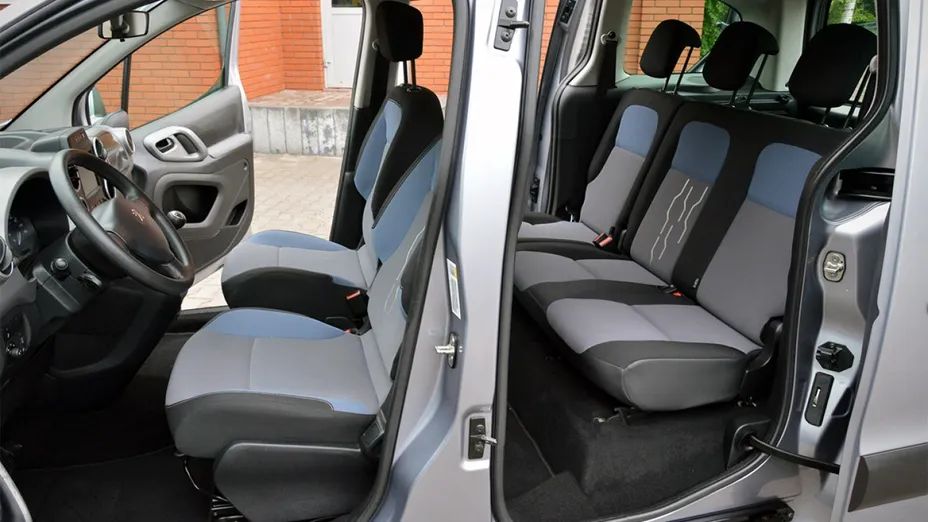 PEUGEOT Partner -