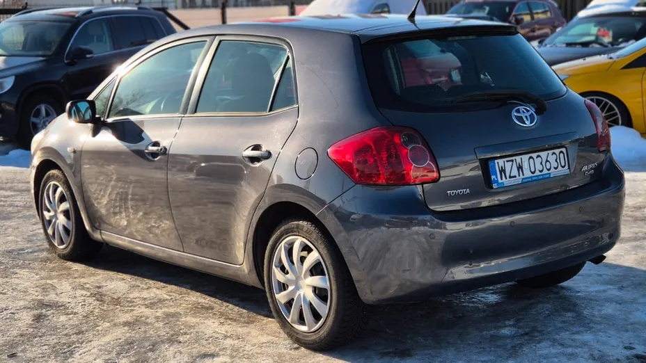 TOYOTA Auris -