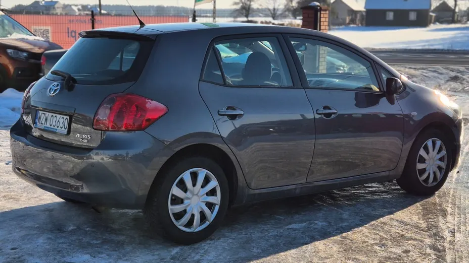TOYOTA Auris -