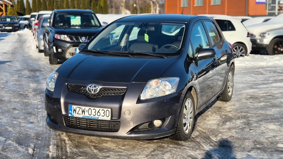 TOYOTA Auris -