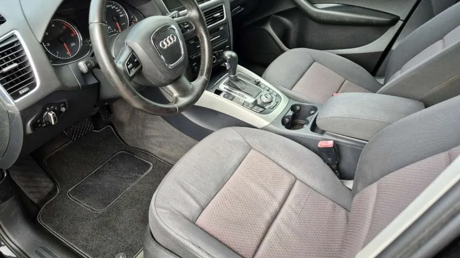 AUDI Q5 -