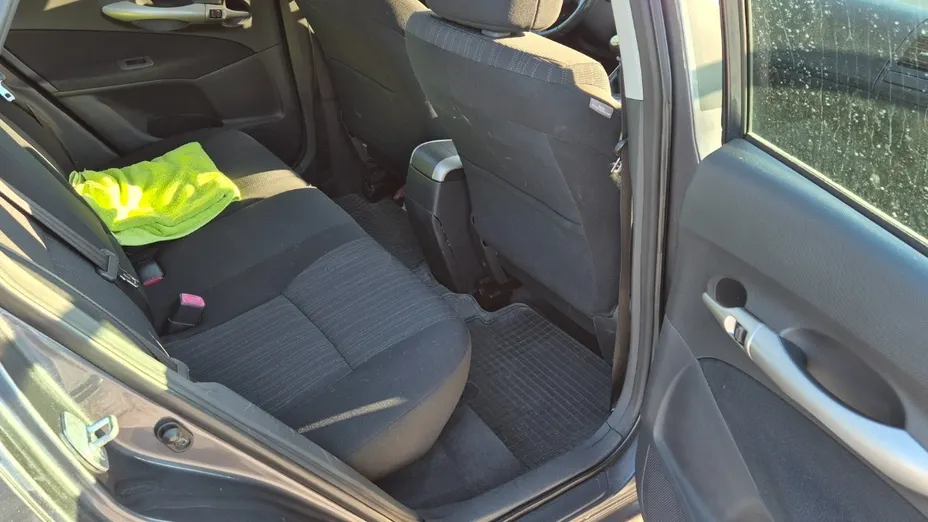 TOYOTA Auris -