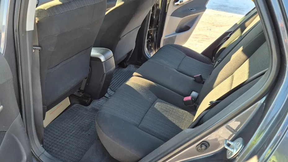 TOYOTA Auris -