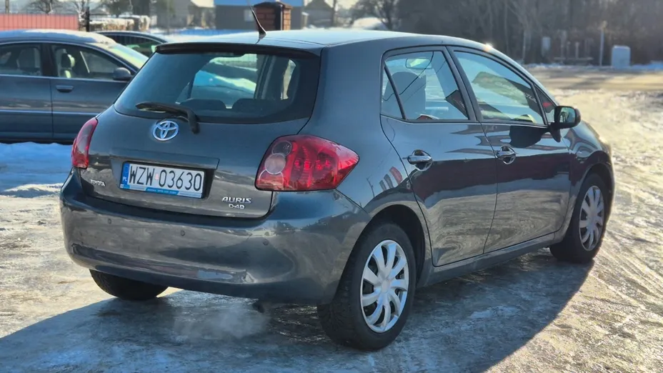 TOYOTA Auris -