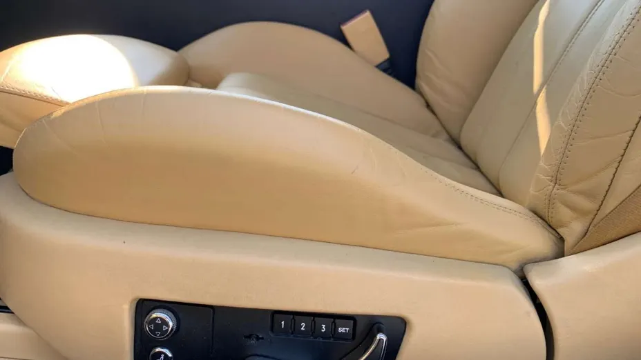 BENTLEY Continental -