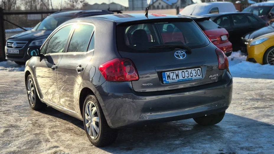 TOYOTA Auris -