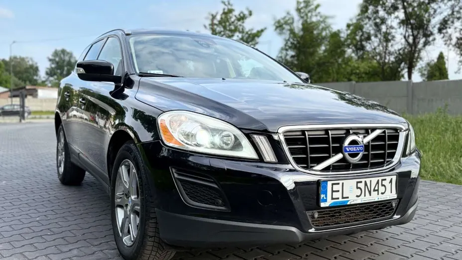 VOLVO XC60 -
