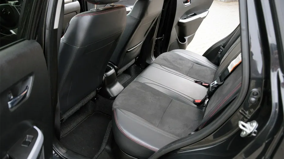 SUZUKI Vitara -