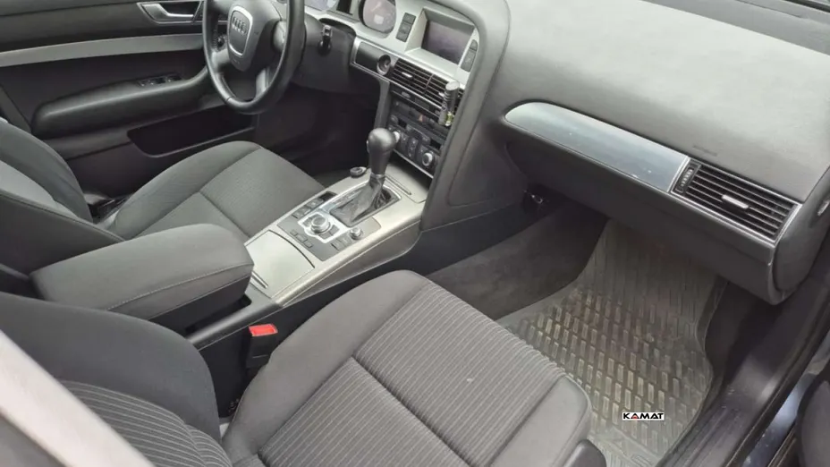 AUDI A6 -