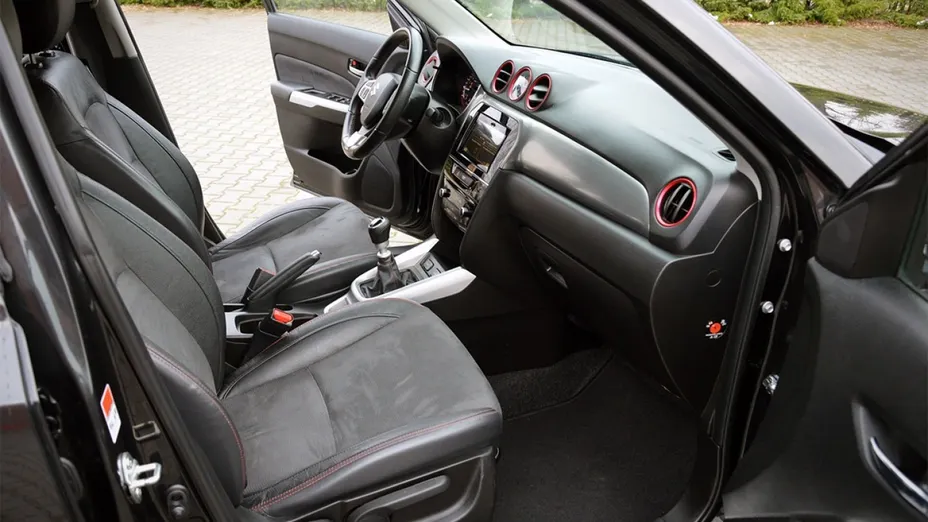 SUZUKI Vitara -