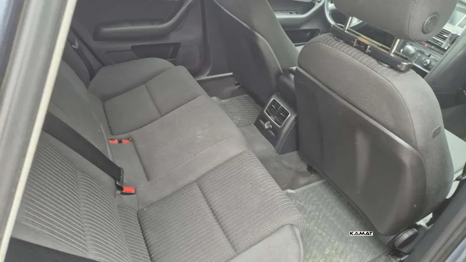 AUDI A6 -